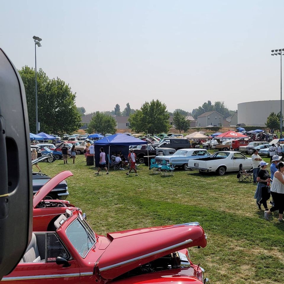 Roy Days annual car, truck, and motorcycle show